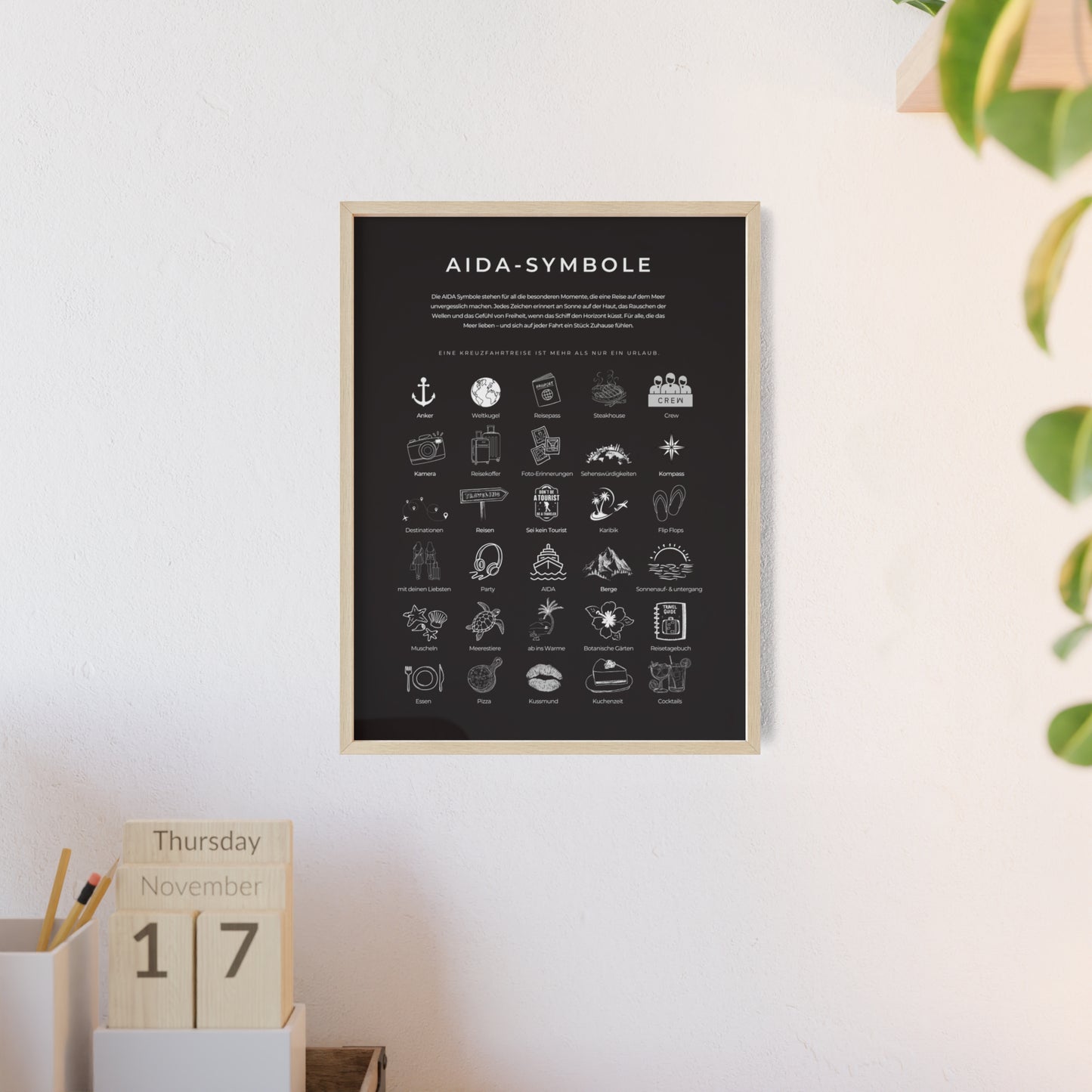 Wandposter mit Holzrahmen - AIDA & Reisesymbole schwarz