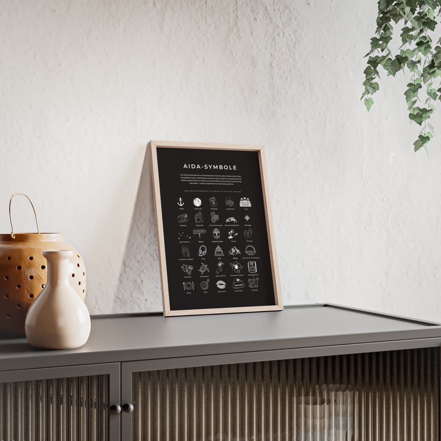 Wandposter mit Holzrahmen - AIDA & Reisesymbole schwarz